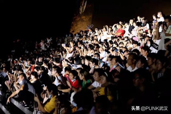 花young潮玩，快樂加倍，來沔陽小鎮暢享金秋夜遊季，精彩不打烊