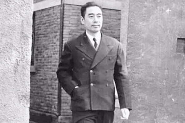 1934年10月,一名“乞丐”稱有要事要見周恩來,紅軍隨後開始長征 1934年10月,一名“乞丐”稱有要事要見周恩來,紅軍隨後開始長征