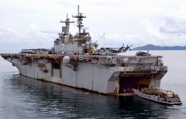 1月12日，俄軍實彈演習；美軍艦隊闖入南海；日本提出抗議