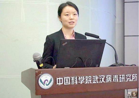 她以藝術生考進北大,曾被稱為“北大校花”,嫁導師後成人生贏家 她以藝術生考進北大,曾被稱為“北大校花”,嫁導師後成人生贏家