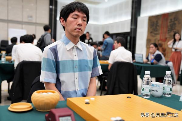加藤正夫：別人的棋一看就懂，李昌鎬的棋要看兩三遍才能懂
