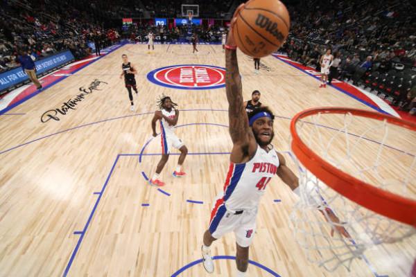 薩迪克-貝26分，活塞勝殘陣熱火終結十四連敗