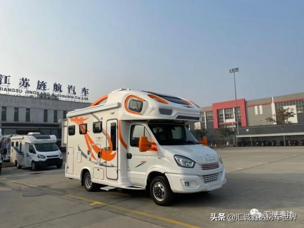 3.0T渦輪增壓配懸浮座的國產房車,空間秒變10多平,吃住不愁 3.0T渦輪增壓配懸浮座的國產房車,空間秒變10多平,吃住不愁