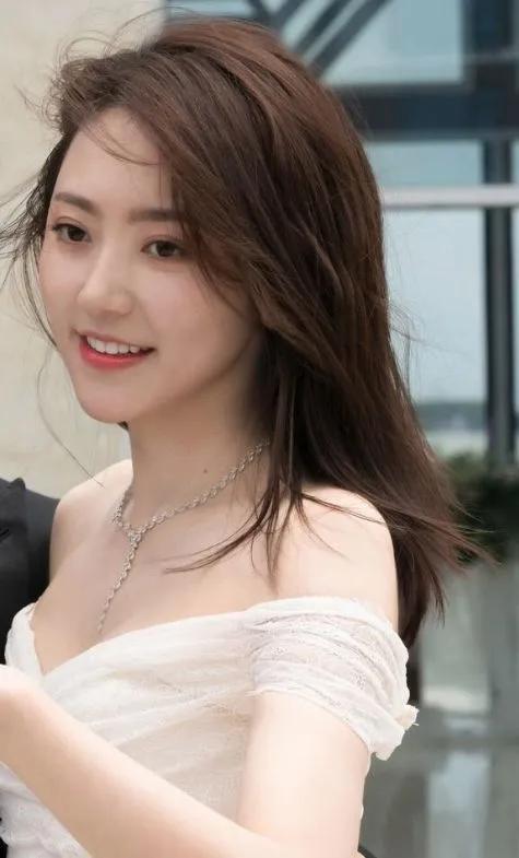 楊冪旗下女藝人美圖｜你更喜歡誰？