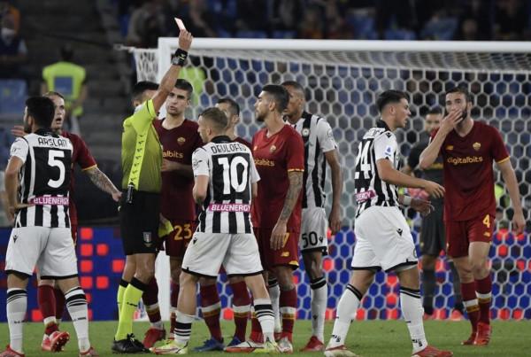 一場1-0讓穆帥遇到大難題：愛將被紅牌罰下，下一場將遭遇強敵