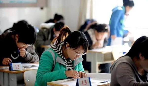 私立學校面臨“剎車”,民辦教師何去何從,轉公之後能拿到編制嗎 私立學校面臨“剎車”,民辦教師何去何從,轉公之後能拿到編制嗎