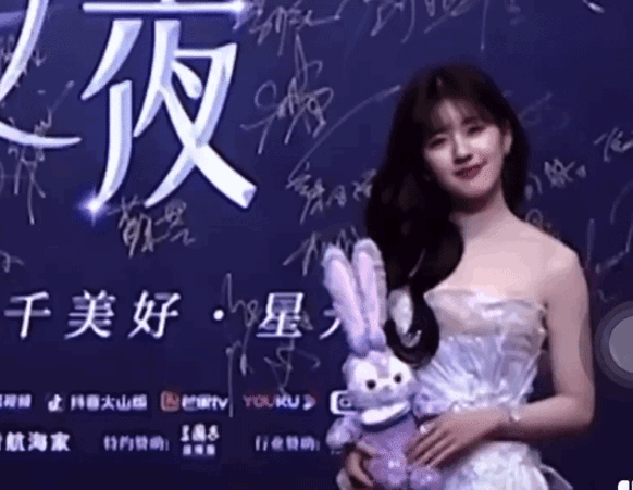 含胸駝背就別演古裝劇了,讓這13位演員告訴你,什麼叫儀態萬方 含胸駝背就別演古裝劇了,讓這13位演員告訴你,什麼叫儀態萬方