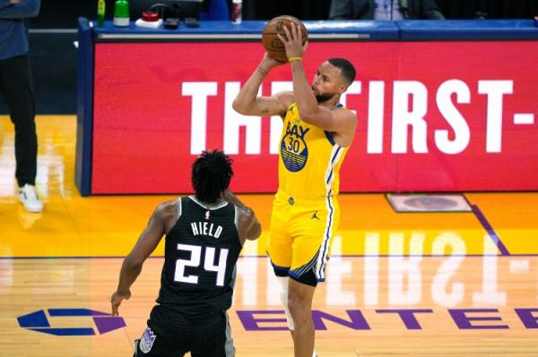 新吹法?美媒:即使庫裡三分500連鐵 其命中率仍高於雷-阿倫 新吹法?美媒:即使庫裡三分500連鐵 其命中率仍高於雷-阿倫