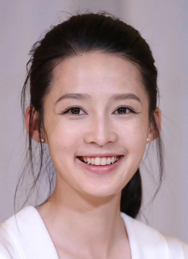 ";雞腿姑娘";李沁,素顏化妝照 ";雞腿姑娘";李沁,素顏化妝照