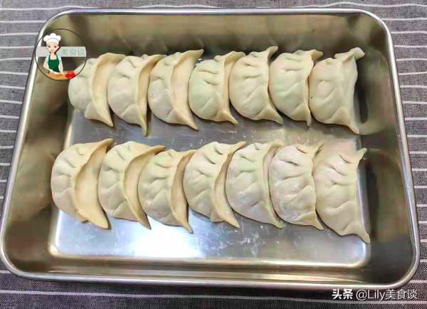 冬天吃餃子，用它做餃子餡，比韭菜白菜鮮，現在吃正當季，真香呀