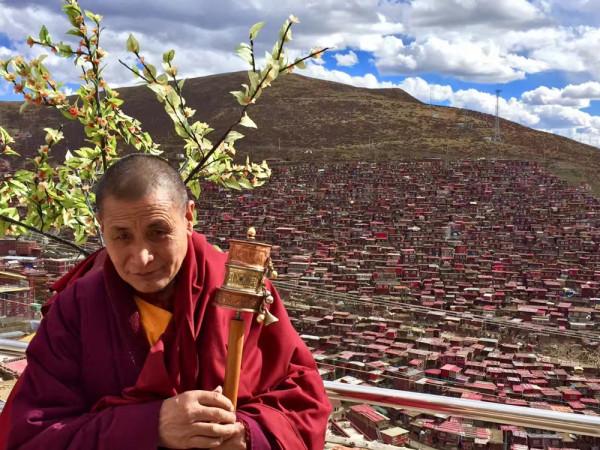 奇觀天下|絕了!60公斤黃金鑄造的全球最大轉經筒就在國內 奇觀天下|絕了!60公斤黃金鑄造的全球最大轉經筒就在國內