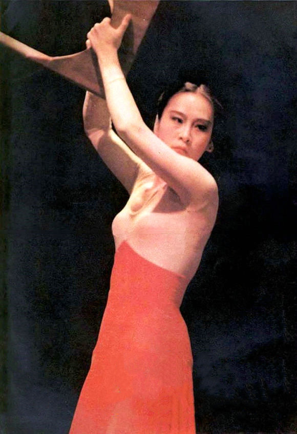 12位媽媽專業戶，每一位都值得尊敬，有人67歲沒孩子，有人已去世