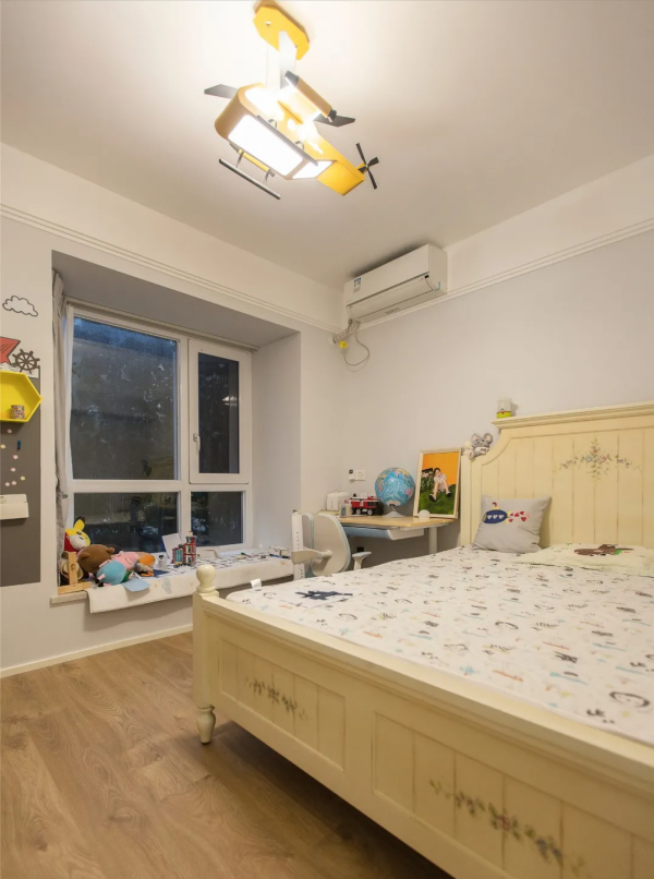 135m²北歐輕復古風三居，開放式廚房+吧檯，讓生活更有情調