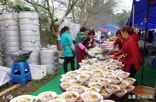 “紅事不請不到,白事不請自來”,老人去世,為何不見年輕人幫忙 “紅事不請不到,白事不請自來”,老人去世,為何不見年輕人幫忙