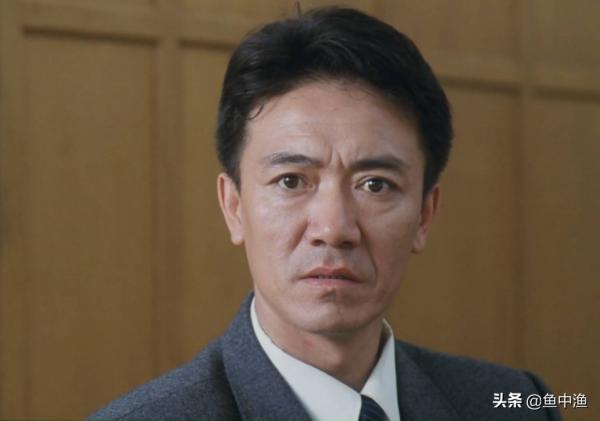 靠《亮劍》走上巔峰的李幼斌，拋棄20年糟糠之妻，迎娶三婚史蘭芽