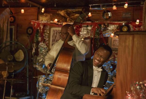 《綠皮書》:“世上太多孤獨的人，怕踏出第一步！”