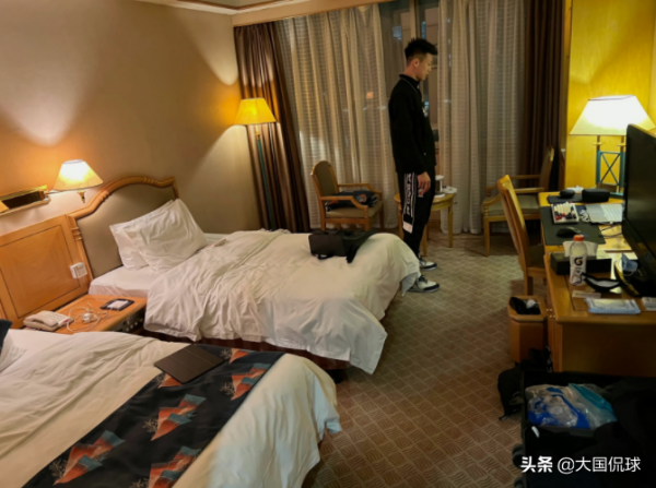 CBA賽區酒店設施復古床太小，趙繼偉發聲吐槽，姚明坐不住了