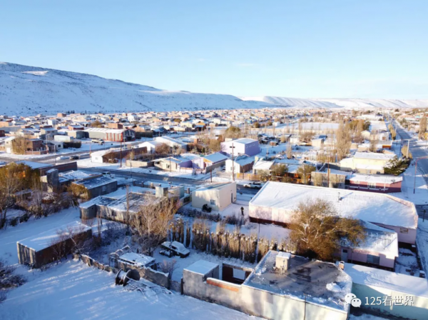 想盡一切辦法離開冰天雪地的安第斯山區