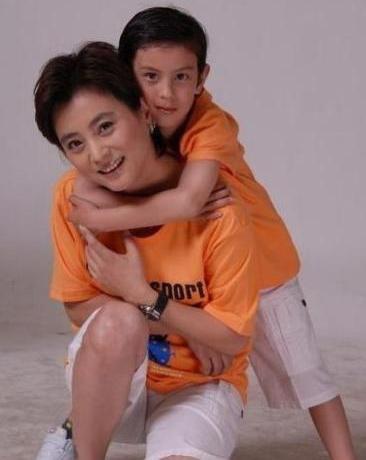 2段婚姻，21歲嫁初戀，34歲嫁猶太富商，58歲的李玲玉如今怎樣？