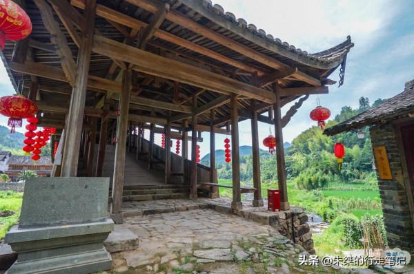 泰順最獨特的一座廊橋，不對稱的奇特結構，堪稱廊橋中的比薩斜塔