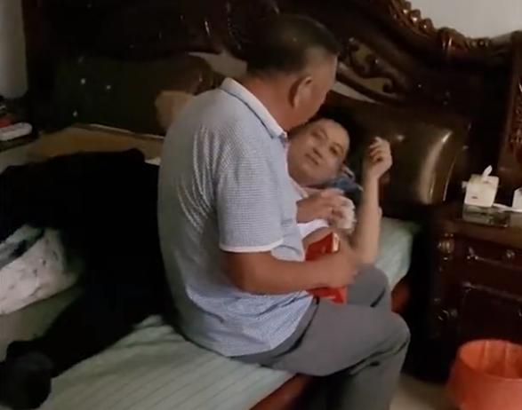 安徽岳父痛失愛子，女婿每次回家都和岳父聊得火熱：嫁對人很重要