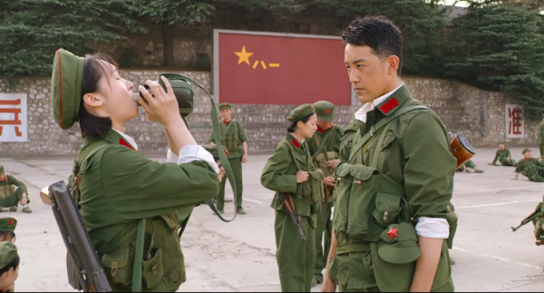 《王牌部隊》拍成了愛情戲，狗血劇情得讓我這個退伍老兵不吐不快