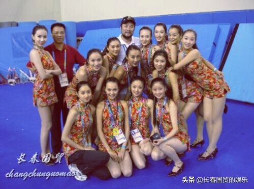 唐嫣21歲時舊照曝光，身穿旗袍清新靚麗笑容甜美