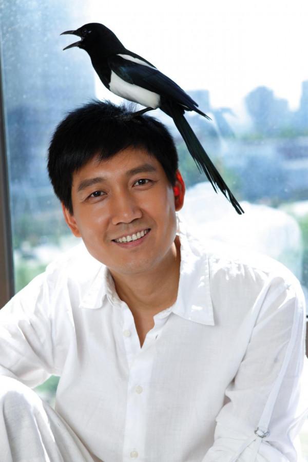 著名演員李崇霄:娶德國妻子一度鬧矛盾,而今樂做家庭婦男 著名演員李崇霄:娶德國妻子一度鬧矛盾,而今樂做家庭婦男