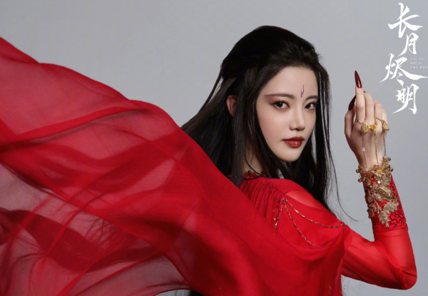 羅雲熙新造型曝光,被吐槽是網遊風?網友:這不比古偶好看太多? 羅雲熙新造型曝光,被吐槽是網遊風?網友:這不比古偶好看太多?