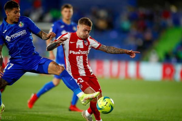 足球1V1進攻的4大關鍵點：如果只知道過人，你的天花板會很低