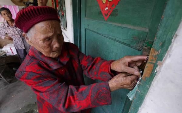 清朝00後朱鄭氏:121歲仍然健在,六世同堂,她為什麼這麼長壽 清朝00後朱鄭氏:121歲仍然健在,六世同堂,她為什麼這麼長壽