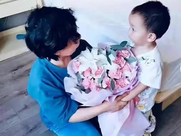 “錯換”事件流量滿滿,熱度不減,是否因忙碌疏忽孩子教育? “錯換”事件流量滿滿,熱度不減,是否因忙碌疏忽孩子教育?