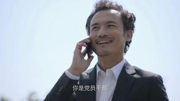 《突圍》斬獲收視冠軍，陳曉劇中造型和以往判若兩人