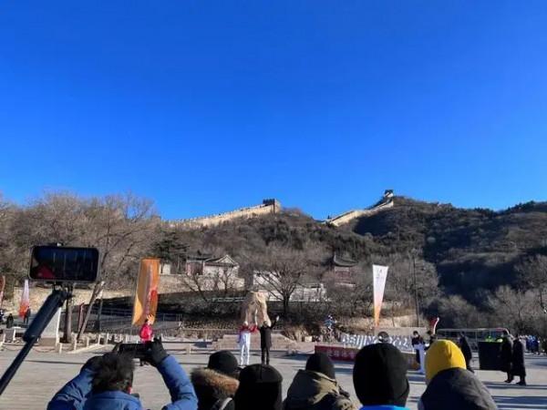 全世界矚目！今天，這位泰州籍火炬手登上了八達嶺長城