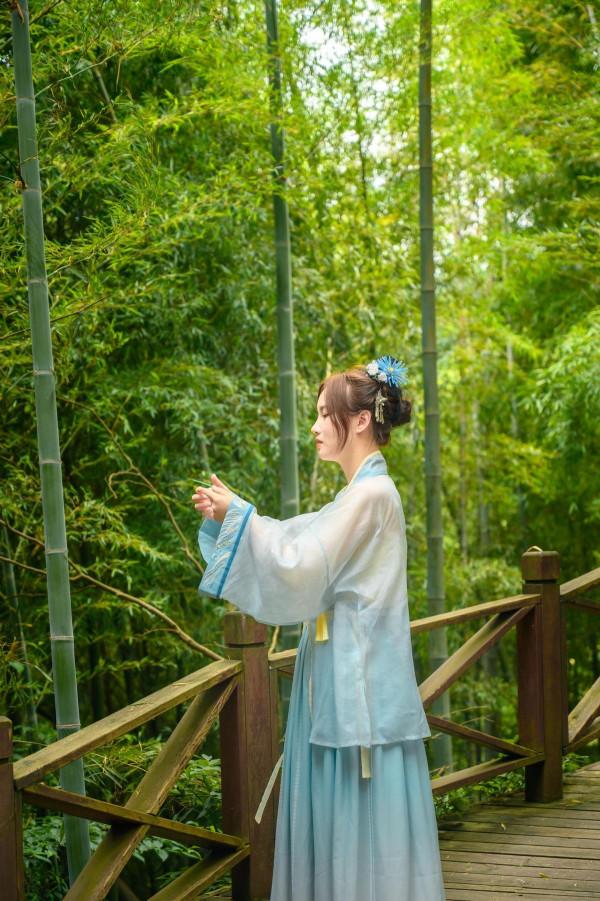 福利放送｜愛在巨石山，跨年迎接新春，穿漢服免費入園