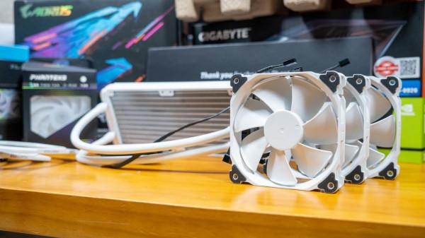 不計預算裝一臺12代12900K怎麼選？