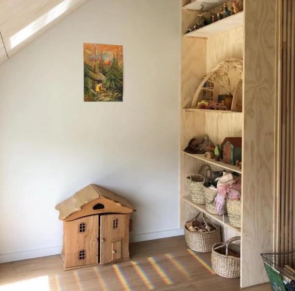 紐西蘭一個太太的山谷之家，簡單寧靜，在山上養女兒，惹人羨慕