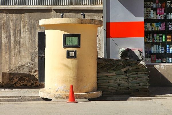 旅行過128個國家，阿富汗最危險，小酒店居然配14名荷槍實彈警衛