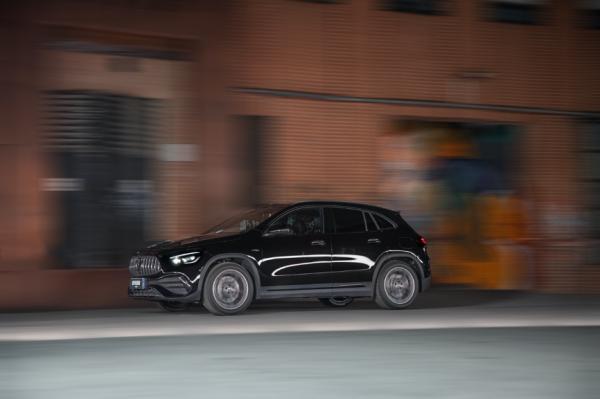 試駕梅賽德斯-AMG GLA 35,誰說“35”不AMG? 試駕梅賽德斯-AMG GLA 35,誰說“35”不AMG?