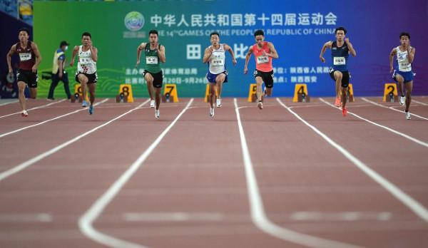 田徑——男子100米複賽賽況 田徑——男子100米複賽賽況