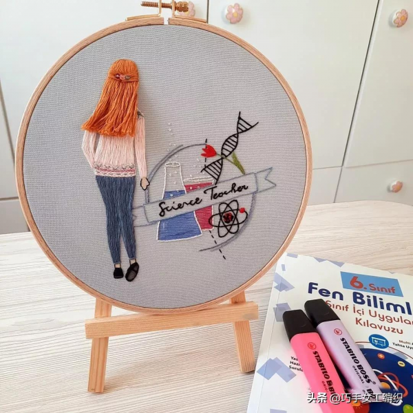 像真發一樣可以編的髮型都能繡出來，如此立體的繡法怎麼能錯過