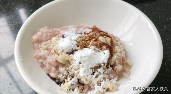 3塊豆腐1棵白菜，教你一鍋客家有名的家常菜，鮮嫩味美越吃越愛吃