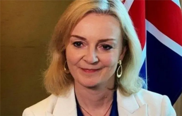 與英方通話時,王毅外長明確反對美英澳軍事協議,望英方三思而行 與英方通話時,王毅外長明確反對美英澳軍事協議,望英方三思而行