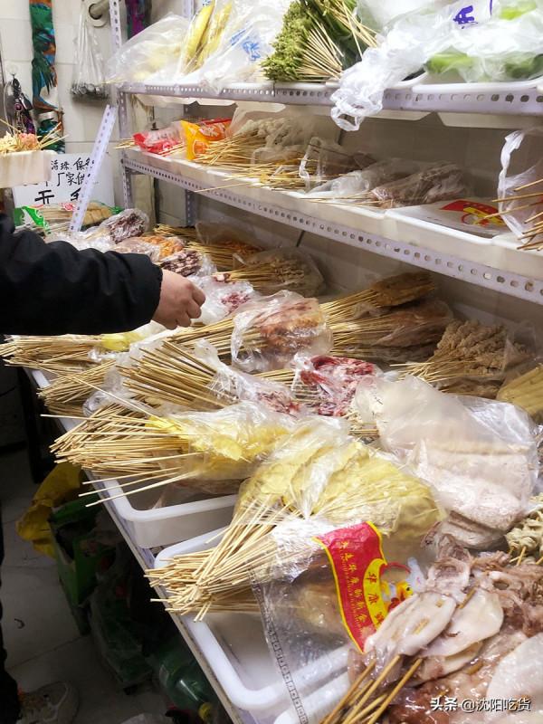 5元20串烤串，所有素串可以拼，雞排也是碳烤的