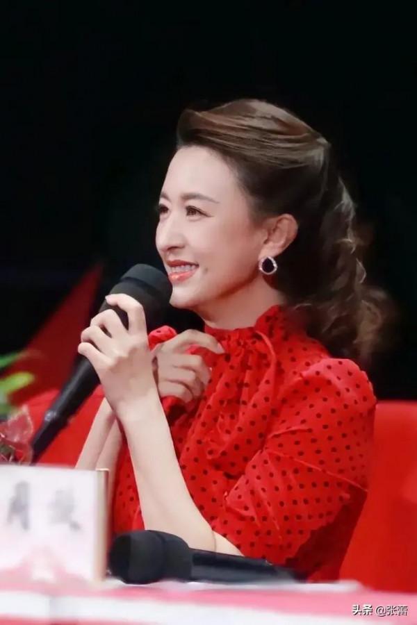 央視主持女神張蕾