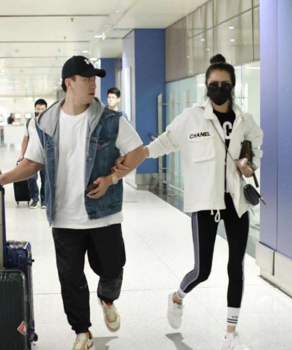 為嫁入豪門，賈青每次都愛得卑微，王思聰卻讓她豪門夢碎事業停擺