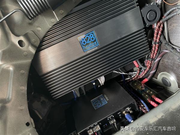 奧迪A6音響改裝德國海螺7系三分頻 整套系統無損安裝,人聲極佳 奧迪A6音響改裝德國海螺7系三分頻 整套系統無損安裝,人聲極佳