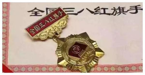 毛主席曾13次接待女英雄龍冬花，為其破例喝酒：你多喝點我少喝點