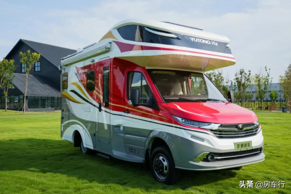 宇通新車重磅釋出：廊橋式線條，臉譜式配色，內有星空頂