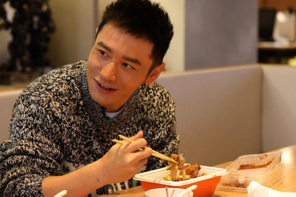 受傷後還在繼續表演!從敖犬的敬業背後,審視中年藝人的不易 受傷後還在繼續表演!從敖犬的敬業背後,審視中年藝人的不易